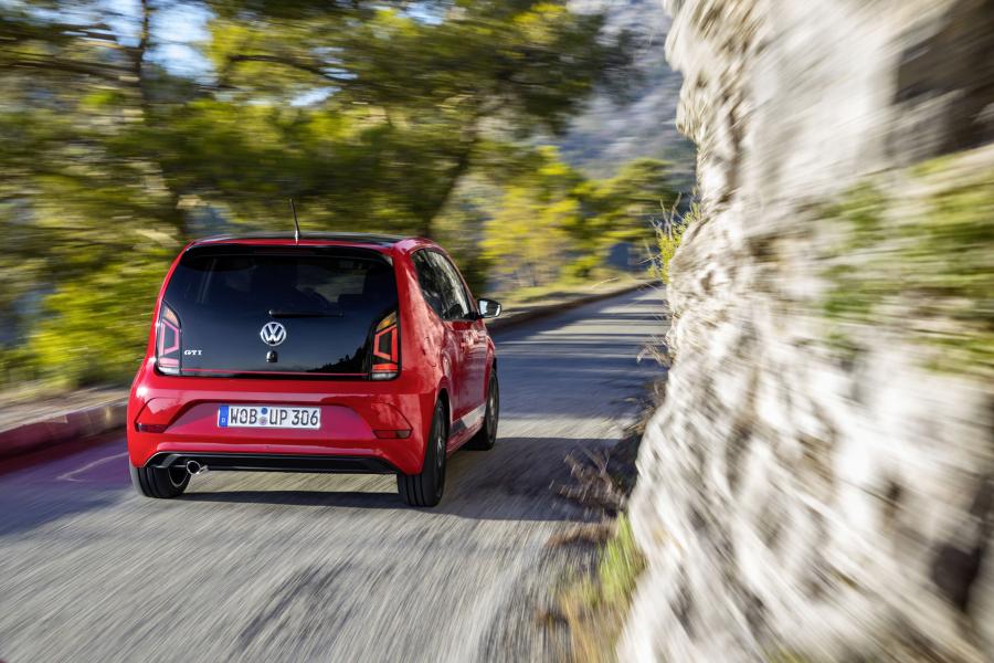  Volkswagen up! GTI 2018 года  (WW) (фото 2 из 41)